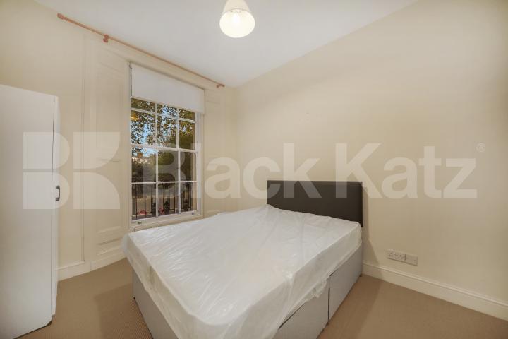 Located in one of WC1X prime garden squares close to Bloomsbury Granville Square, Kings Cross / Clerkenwell 